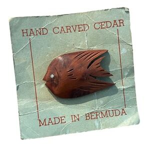 00139 - Vintage Hand Carved Cedar Fish Brooch Pin‎ Bermuda Souvenir